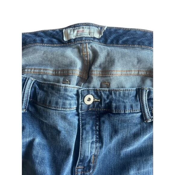 Torrid Denim Blue Jean Boyfriend Plus Size 26 Ripped Distressed Stretch 26R - Picture 5 of 7